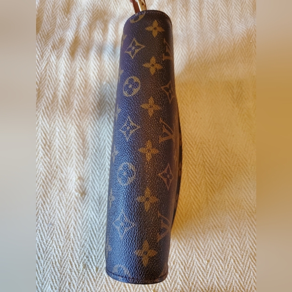 Louis Vuitton  Orsay Clutch - Picture 8 of 16